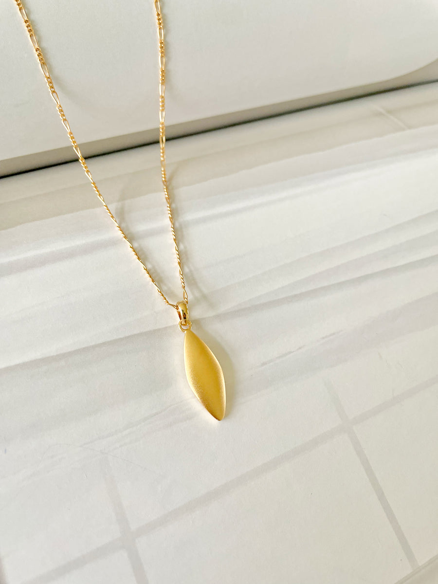 Nature arrow necklace - Gold