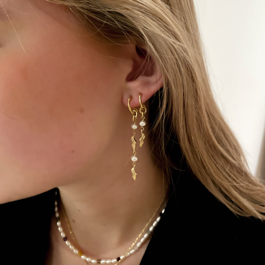 Nature leaf pearl earring - Gold